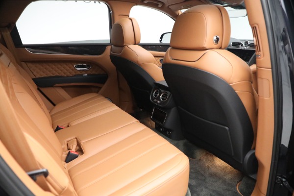 Used 2021 Bentley Bentayga V8 for sale $149,900 at Alfa Romeo of Westport in Westport CT 06880 27