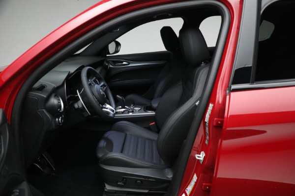 New 2024 Alfa Romeo Stelvio Veloce for sale $54,220 at Alfa Romeo of Westport in Westport CT 06880 24