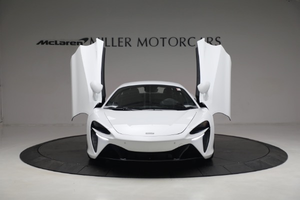 New 2023 McLaren Artura for sale Call for price at Alfa Romeo of Westport in Westport CT 06880 13