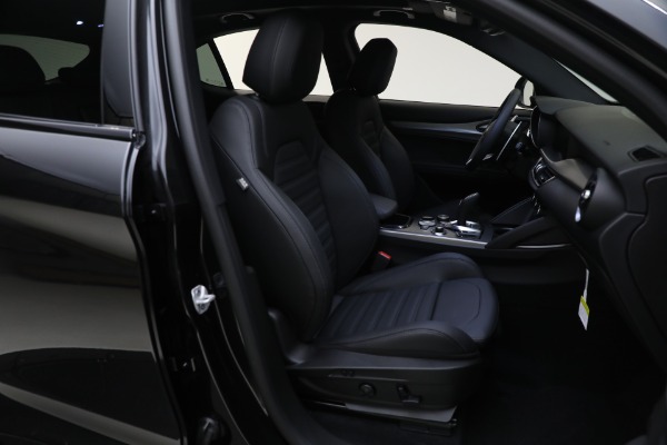 New 2024 Alfa Romeo Stelvio Veloce for sale $54,380 at Alfa Romeo of Westport in Westport CT 06880 20