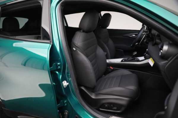 New 2024 Alfa Romeo Tonale Veloce for sale $59,340 at Alfa Romeo of Westport in Westport CT 06880 21