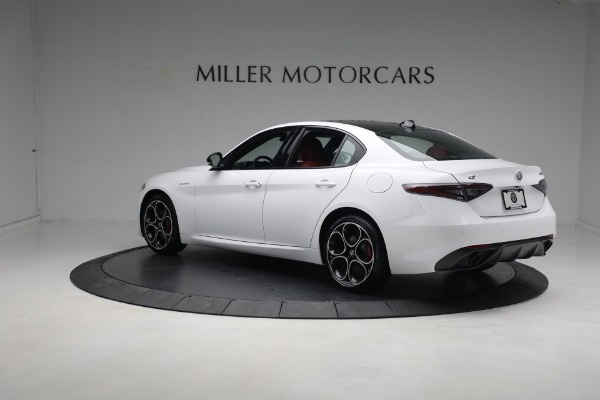 New 2024 Alfa Romeo Giulia Veloce for sale $55,285 at Alfa Romeo of Westport in Westport CT 06880 7