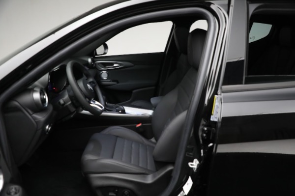 New 2024 Alfa Romeo Tonale Ti for sale $52,790 at Alfa Romeo of Westport in Westport CT 06880 27