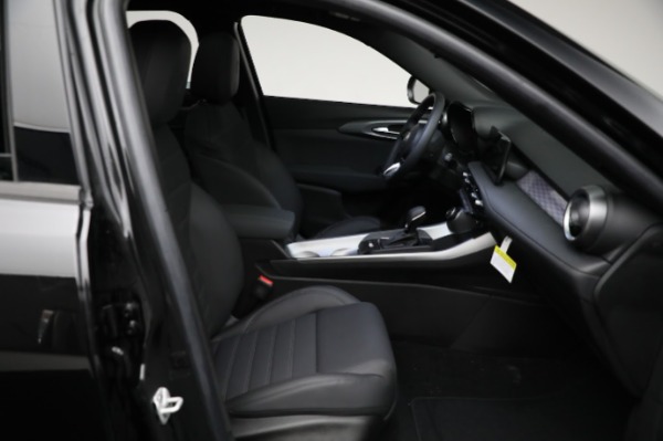 New 2024 Alfa Romeo Tonale Ti for sale $52,790 at Alfa Romeo of Westport in Westport CT 06880 28