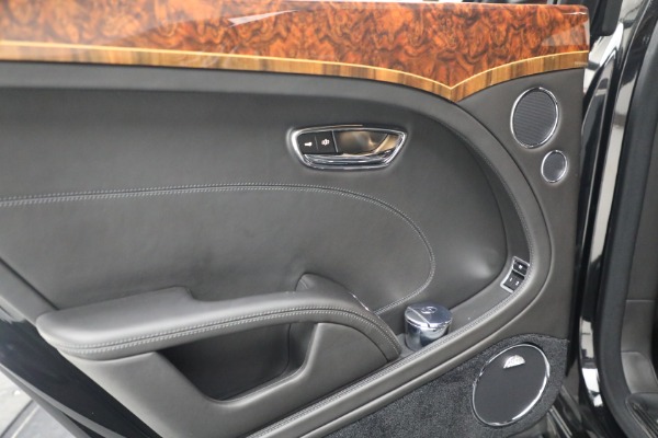 Used 2017 Bentley Mulsanne for sale $149,900 at Alfa Romeo of Westport in Westport CT 06880 28
