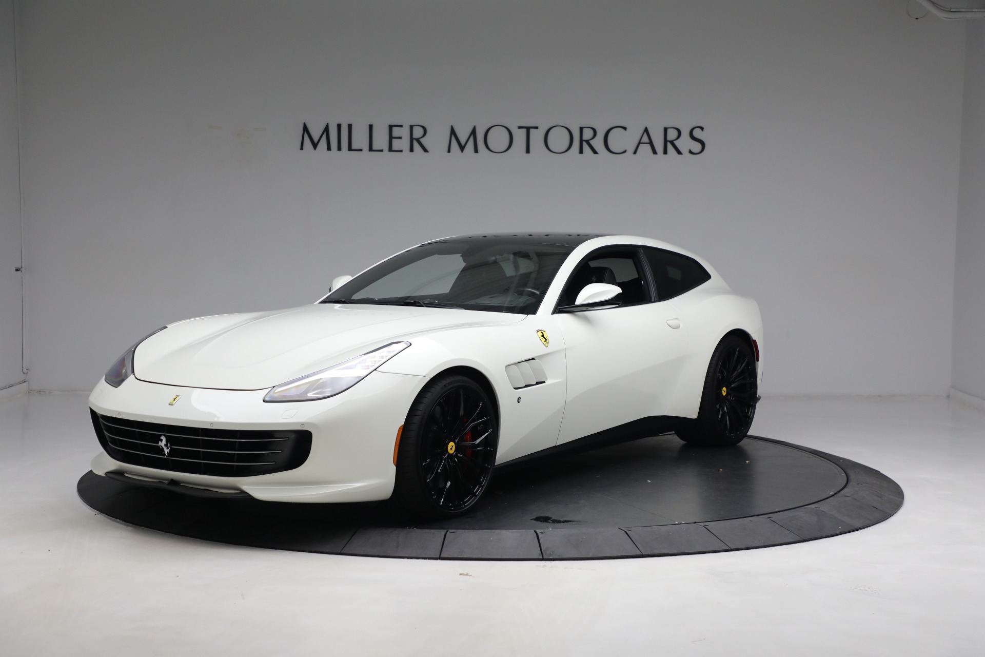 Used 2018 Ferrari GTC4Lusso for sale $225,900 at Alfa Romeo of Westport in Westport CT 06880 1