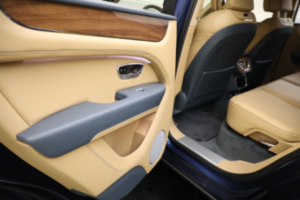 New 2023 Bentley Bentayga V8 for sale $238,450 at Alfa Romeo of Westport in Westport CT 06880 26