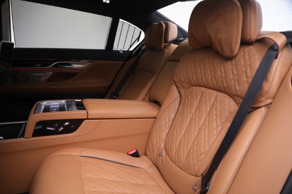 Used 2022 BMW 7 Series ALPINA B7 xDrive for sale $109,900 at Alfa Romeo of Westport in Westport CT 06880 25