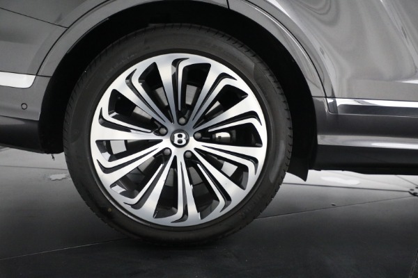 New 2023 Bentley Bentayga Azure Hybrid for sale $224,900 at Alfa Romeo of Westport in Westport CT 06880 15