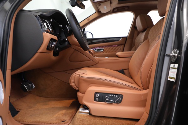 New 2023 Bentley Bentayga Azure Hybrid for sale $224,900 at Alfa Romeo of Westport in Westport CT 06880 22