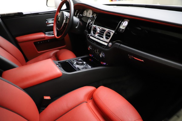 Used 2017 Rolls-Royce Ghost for sale $209,900 at Alfa Romeo of Westport in Westport CT 06880 17