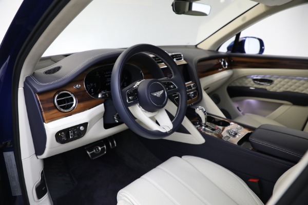 New 2023 Bentley Bentayga Azure Hybrid for sale $224,900 at Alfa Romeo of Westport in Westport CT 06880 14