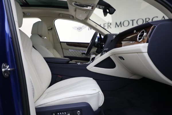 New 2023 Bentley Bentayga Azure Hybrid for sale $224,900 at Alfa Romeo of Westport in Westport CT 06880 19