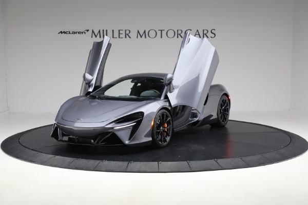 Used 2024 McLaren Artura Performance for sale $185,900 at Alfa Romeo of Westport in Westport CT 06880 14