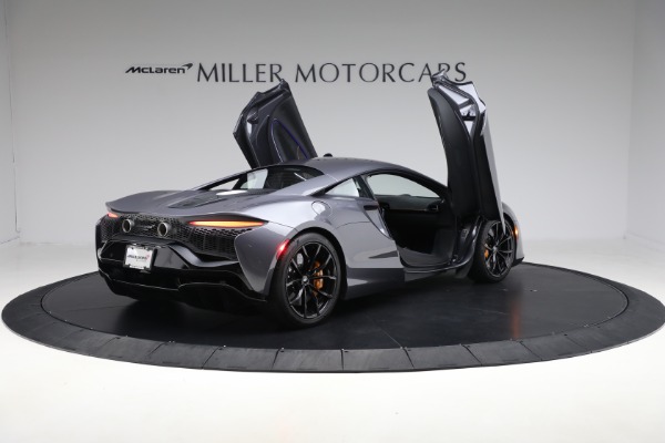 Used 2024 McLaren Artura Performance for sale $185,900 at Alfa Romeo of Westport in Westport CT 06880 18