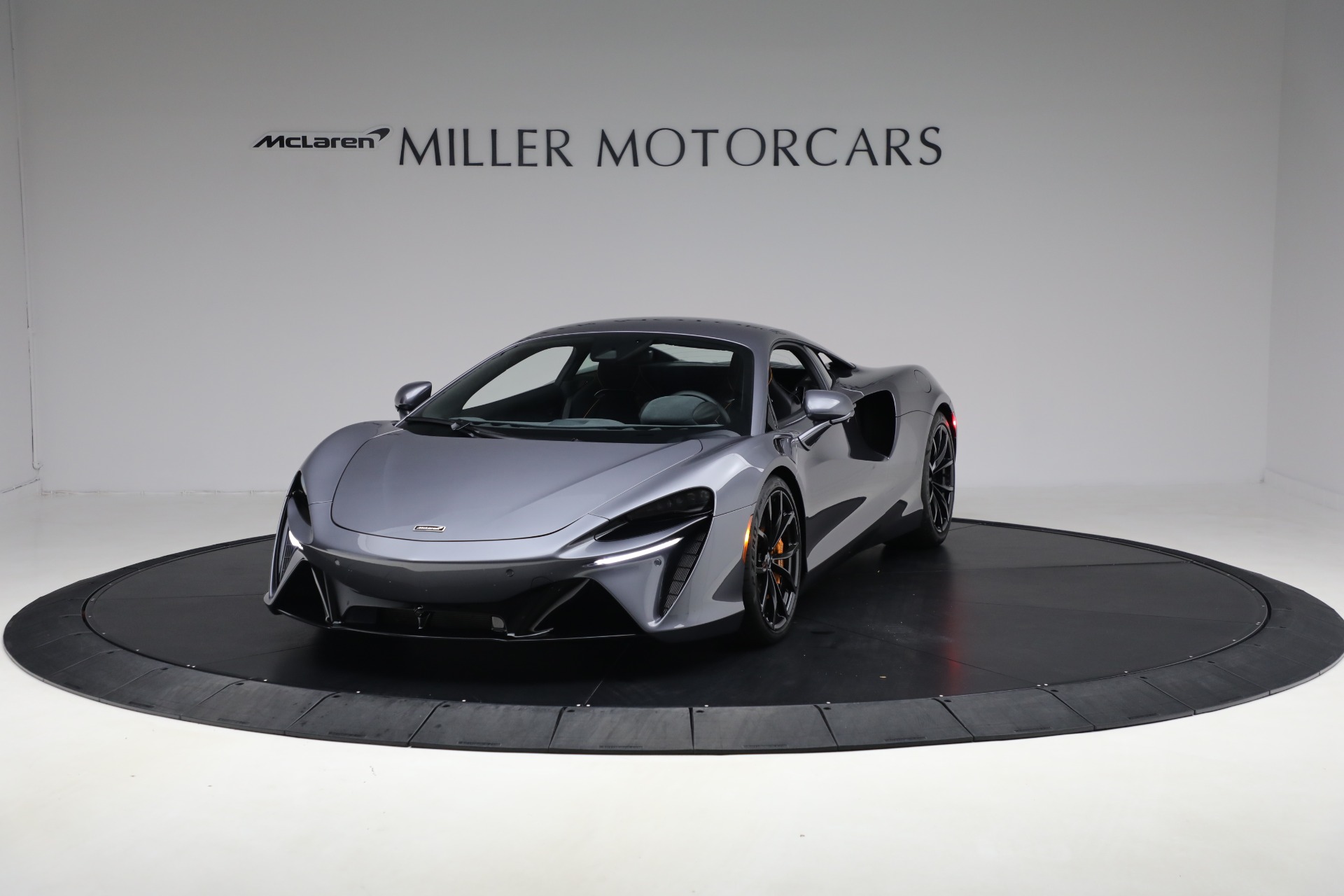 Used 2024 McLaren Artura Performance for sale $185,900 at Alfa Romeo of Westport in Westport CT 06880 1