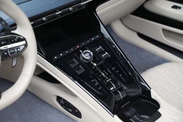 Used 2024 Aston Martin DB12 Volante for sale $289,900 at Alfa Romeo of Westport in Westport CT 06880 27