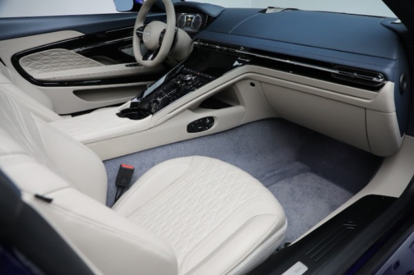 Used 2024 Aston Martin DB12 Volante for sale $289,900 at Alfa Romeo of Westport in Westport CT 06880 28