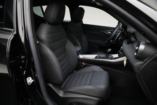 New 2024 Alfa Romeo Tonale Veloce for sale Sold at Alfa Romeo of Westport in Westport CT 06880 28