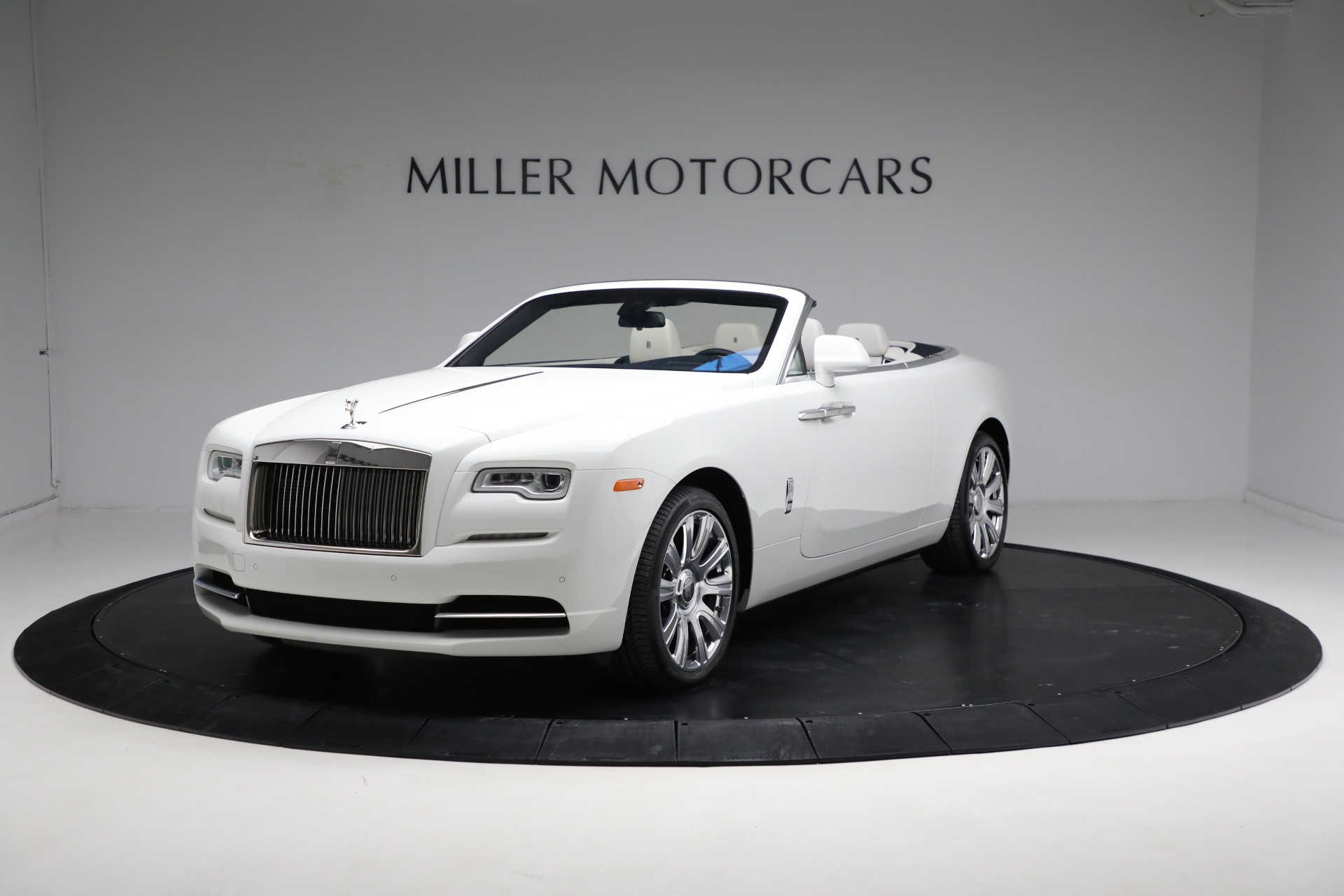Used 2017 Rolls-Royce Dawn for sale Sold at Alfa Romeo of Westport in Westport CT 06880 1