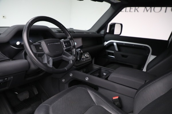 Used 2023 Land Rover Defender 90 X-Dynamic SE for sale $72,900 at Alfa Romeo of Westport in Westport CT 06880 14