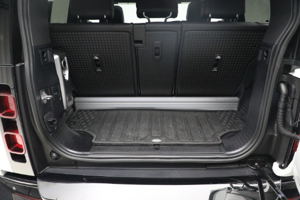 Used 2023 Land Rover Defender 90 X-Dynamic SE for sale Sold at Alfa Romeo of Westport in Westport CT 06880 18