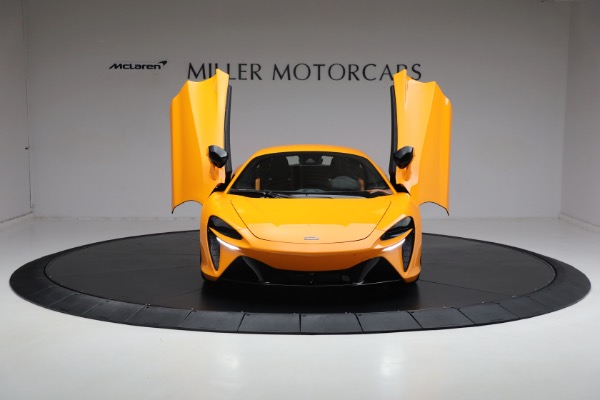 New 2024 McLaren Artura for sale Sold at Alfa Romeo of Westport in Westport CT 06880 13