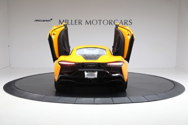 New 2024 McLaren Artura for sale $276,833 at Alfa Romeo of Westport in Westport CT 06880 16