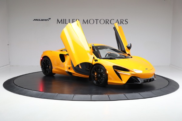 New 2024 McLaren Artura for sale $276,833 at Alfa Romeo of Westport in Westport CT 06880 18