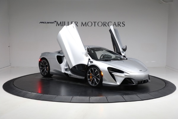 New 2024 McLaren Artura TechLux for sale Sold at Alfa Romeo of Westport in Westport CT 06880 16