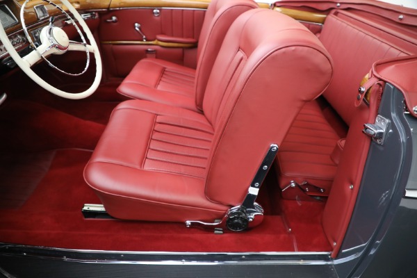 Used 1959 Mercedes Benz 220 S Ponton Cabriolet for sale $229,900 at Alfa Romeo of Westport in Westport CT 06880 13