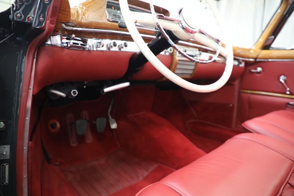 Used 1959 Mercedes Benz 220 S Ponton Cabriolet for sale $229,900 at Alfa Romeo of Westport in Westport CT 06880 15