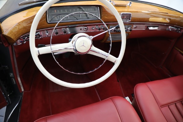 Used 1959 Mercedes Benz 220 S Ponton Cabriolet for sale $229,900 at Alfa Romeo of Westport in Westport CT 06880 16