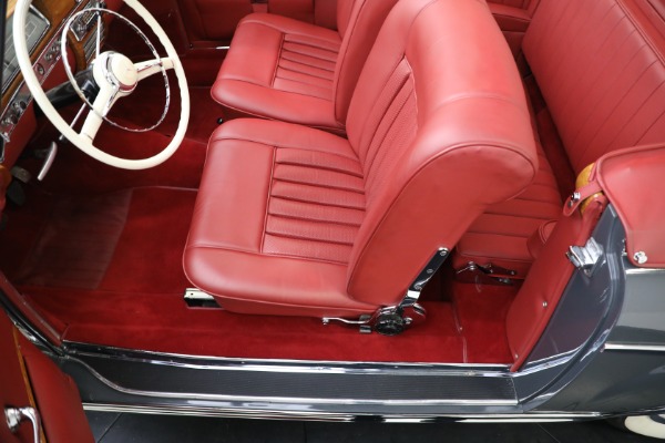 Used 1959 Mercedes Benz 220 S Ponton Cabriolet for sale $229,900 at Alfa Romeo of Westport in Westport CT 06880 17
