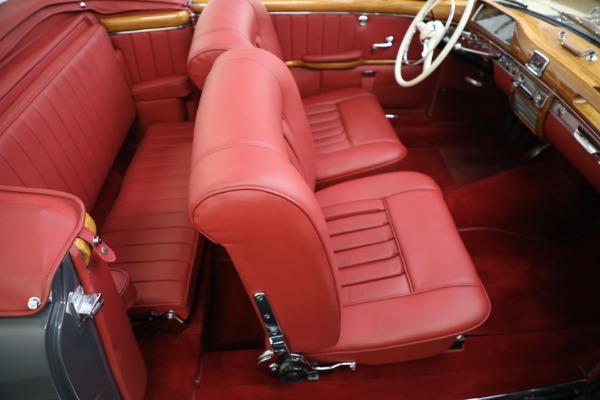 Used 1959 Mercedes Benz 220 S Ponton Cabriolet for sale $229,900 at Alfa Romeo of Westport in Westport CT 06880 21