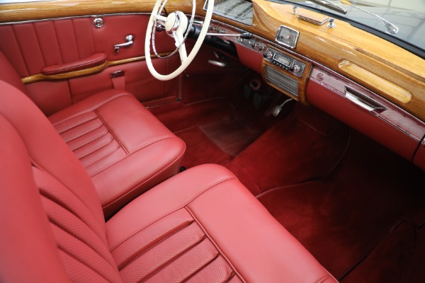 Used 1959 Mercedes Benz 220 S Ponton Cabriolet for sale $229,900 at Alfa Romeo of Westport in Westport CT 06880 23