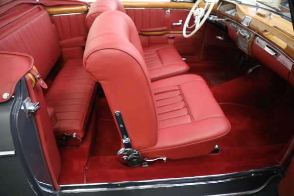 Used 1959 Mercedes Benz 220 S Ponton Cabriolet for sale $229,900 at Alfa Romeo of Westport in Westport CT 06880 24