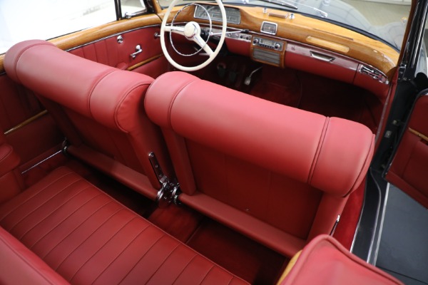 Used 1959 Mercedes Benz 220 S Ponton Cabriolet for sale $229,900 at Alfa Romeo of Westport in Westport CT 06880 26
