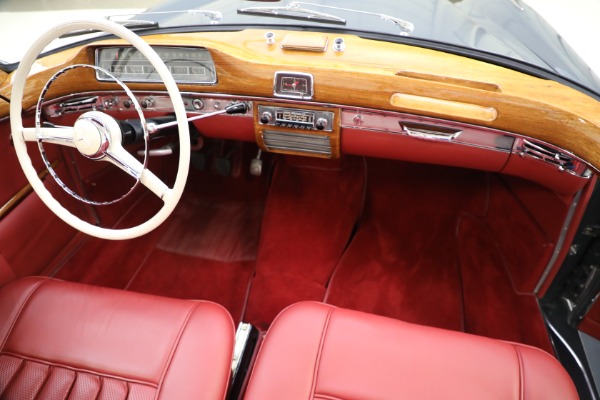 Used 1959 Mercedes Benz 220 S Ponton Cabriolet for sale $229,900 at Alfa Romeo of Westport in Westport CT 06880 27