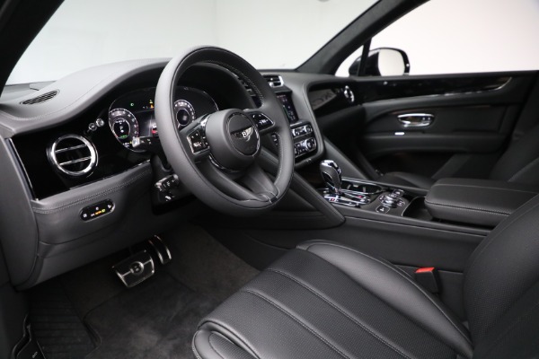 New 2024 Bentley Bentayga Hybrid for sale $241,325 at Alfa Romeo of Westport in Westport CT 06880 16