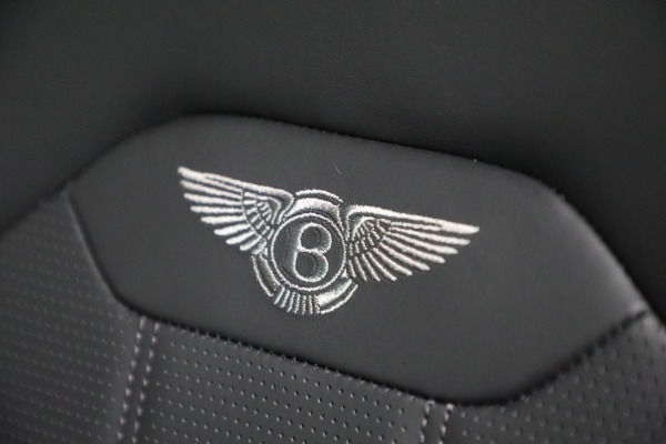 New 2024 Bentley Bentayga Hybrid for sale $241,325 at Alfa Romeo of Westport in Westport CT 06880 19