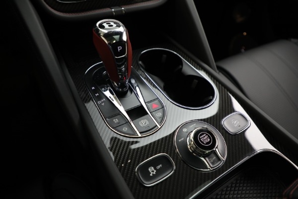 Used 2024 Bentley Bentayga V8 for sale $179,900 at Alfa Romeo of Westport in Westport CT 06880 28