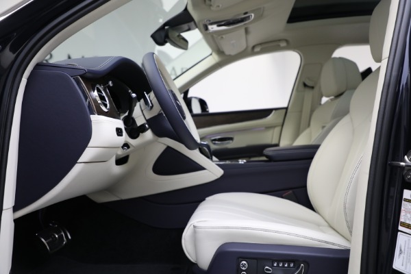 New 2024 Bentley Bentayga EWB V8 for sale $204,900 at Alfa Romeo of Westport in Westport CT 06880 18