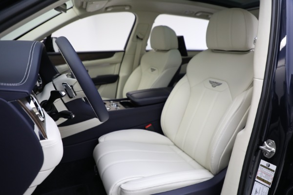 New 2024 Bentley Bentayga EWB V8 for sale $204,900 at Alfa Romeo of Westport in Westport CT 06880 19