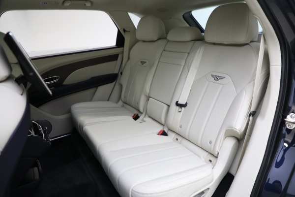 New 2024 Bentley Bentayga EWB V8 for sale $204,900 at Alfa Romeo of Westport in Westport CT 06880 23