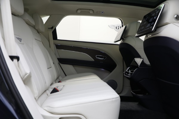 New 2024 Bentley Bentayga EWB V8 for sale $204,900 at Alfa Romeo of Westport in Westport CT 06880 26