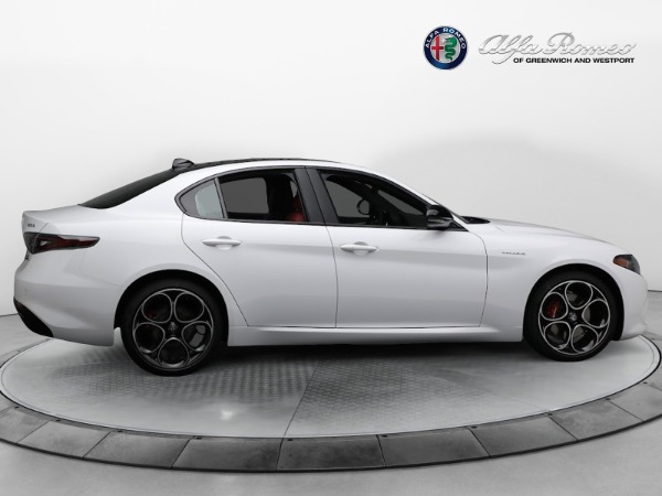 New 2024 Alfa Romeo Giulia Veloce for sale $55,060 at Alfa Romeo of Westport in Westport CT 06880 18