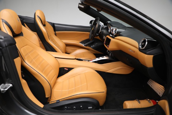 Used 2015 Ferrari California T for sale $142,900 at Alfa Romeo of Westport in Westport CT 06880 23