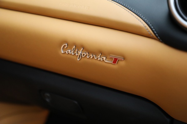 Used 2015 Ferrari California T for sale $142,900 at Alfa Romeo of Westport in Westport CT 06880 27