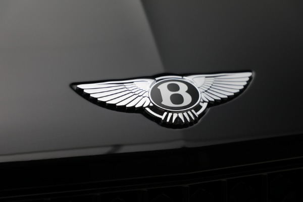 New 2024 Bentley Bentayga EWB Azure V8 for sale $317,660 at Alfa Romeo of Westport in Westport CT 06880 16